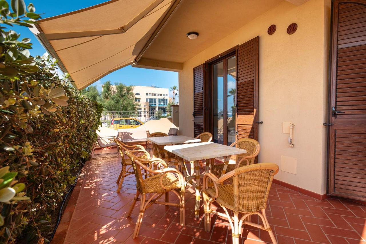 Residence L'Arcipelago Appartamenti Fronte Mare Con Ampio Balcone Capo d'Orlando Exterior photo