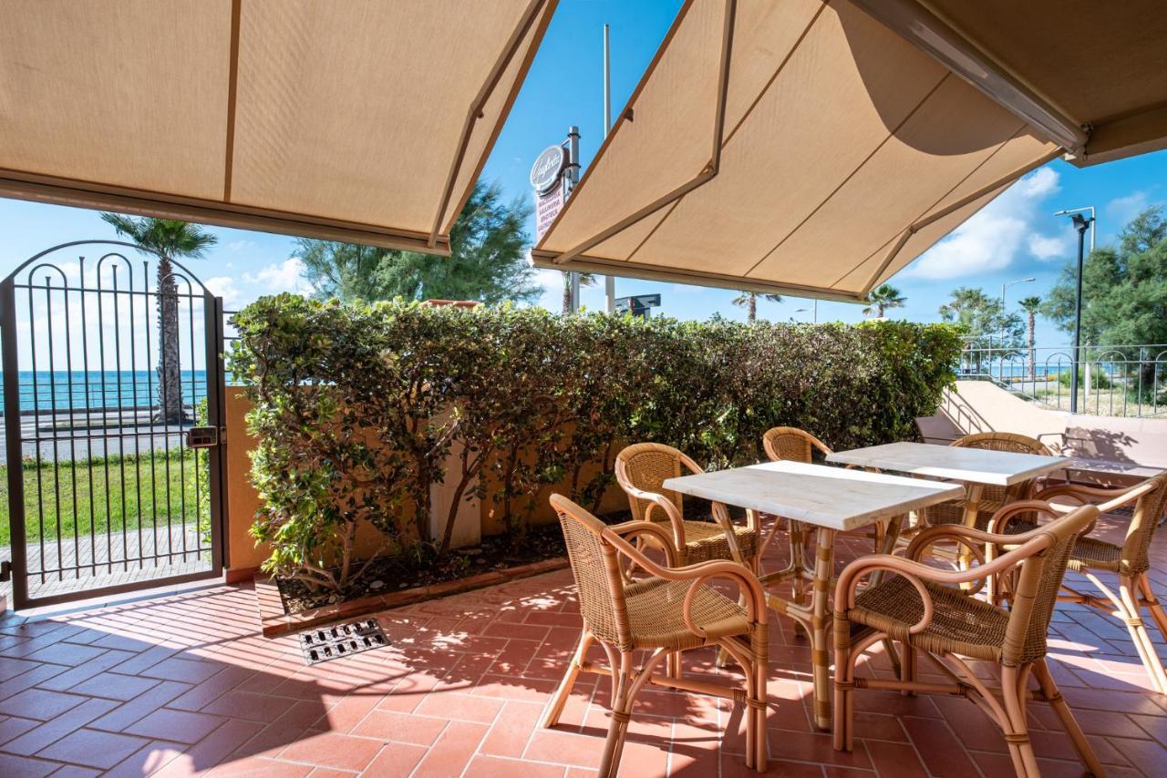 Residence L'Arcipelago Appartamenti Fronte Mare Con Ampio Balcone Capo d'Orlando Exterior photo