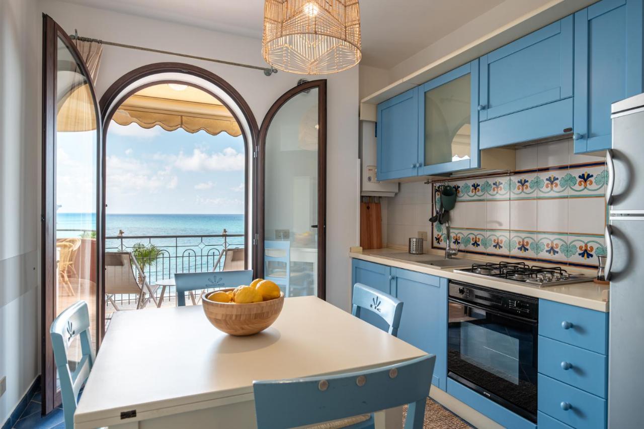 Residence L'Arcipelago Appartamenti Fronte Mare Con Ampio Balcone Capo d'Orlando Exterior photo