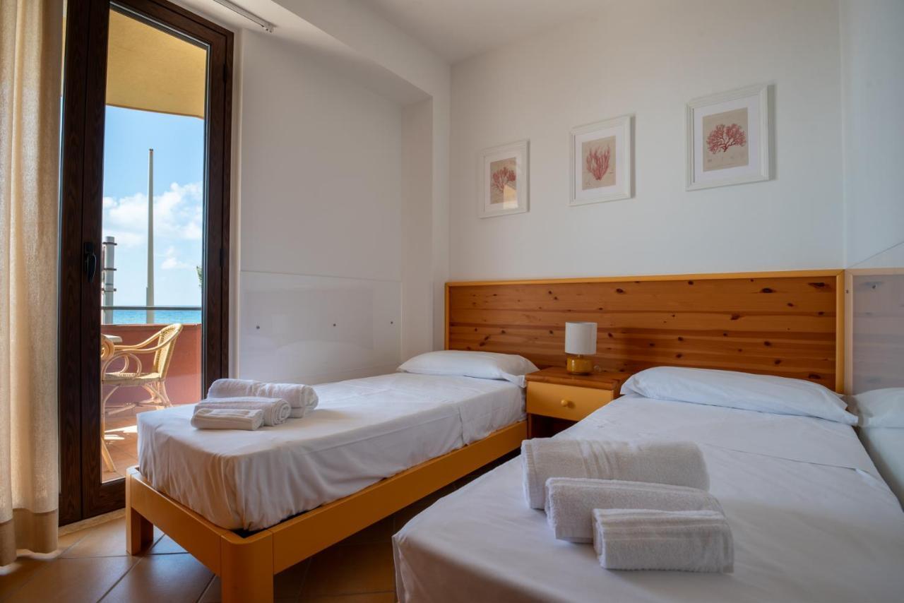 Residence L'Arcipelago Appartamenti Fronte Mare Con Ampio Balcone Capo d'Orlando Exterior photo
